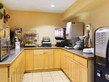 Baymont Inn & Suites By Wyndham Anchorage Airport Exterior photo