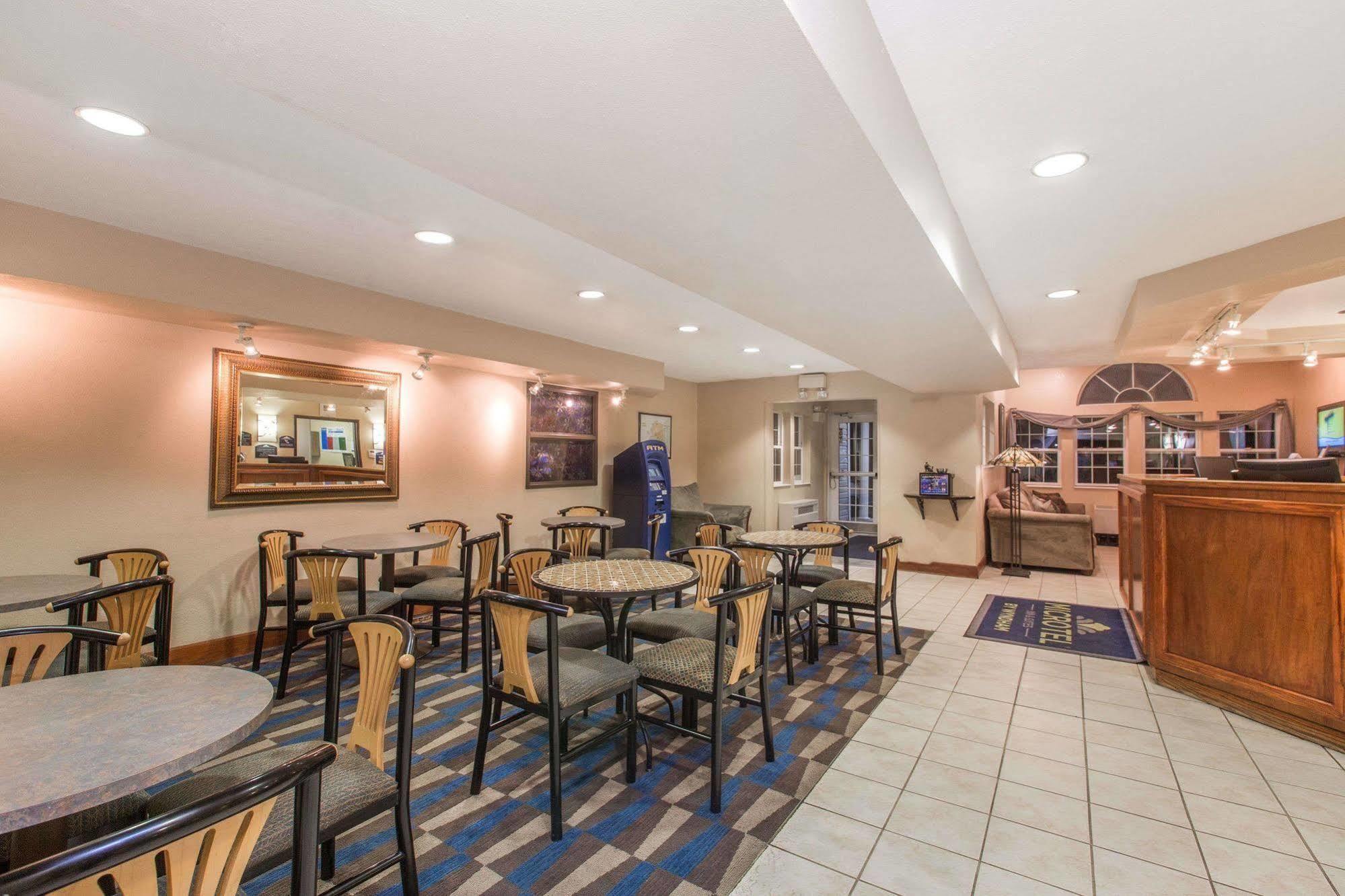 Baymont Inn & Suites By Wyndham Anchorage Airport Exterior photo