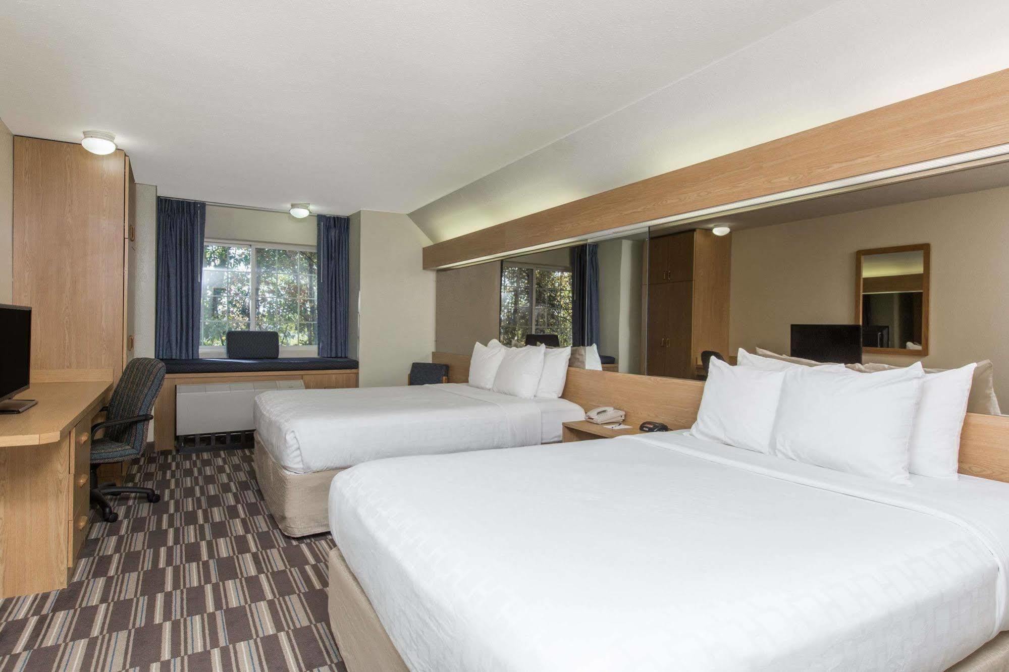 Baymont Inn & Suites By Wyndham Anchorage Airport Exterior photo